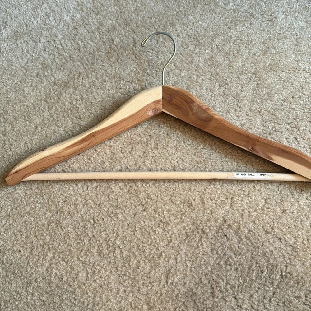 MEN - Big and Tall Wood Suit Hanger